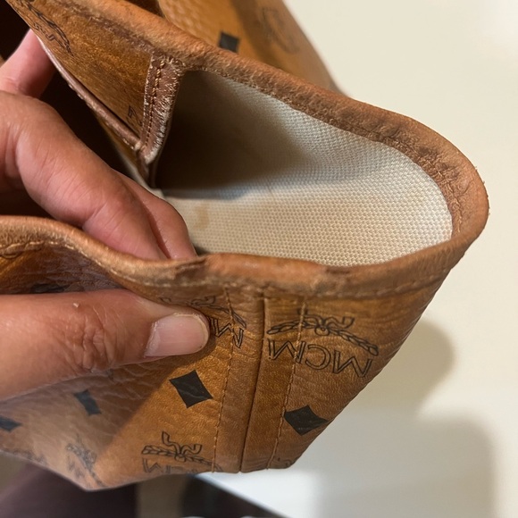 MCM COGNAC VISETOS SHOPPING TOTE - Picture 8 of 16